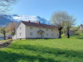 Jovollstua i Eresfjord med båt til leie